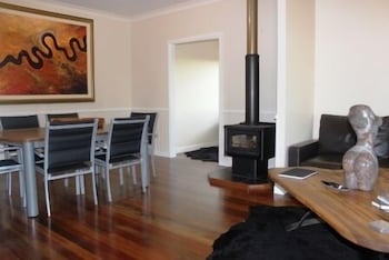 Flame Hill Vineyard - Whitsundays Accommodation 1