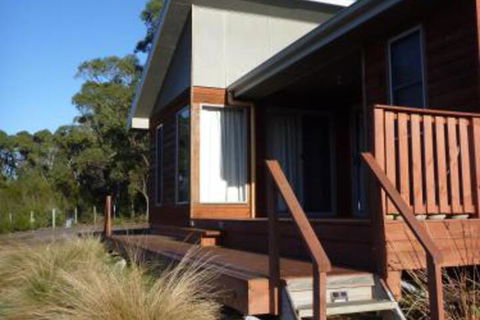 Yakkalla Holiday Cottage - Whitsundays Accommodation 0