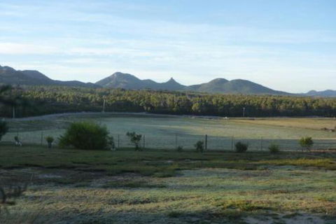 Yakkalla Holiday Cottage - Whitsundays Accommodation 4