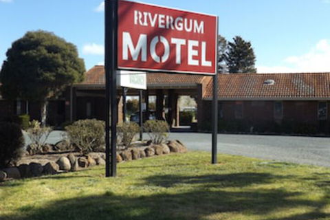 Rivergum Motel - Whitsundays Accommodation 0