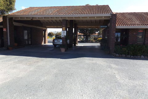 Rivergum Motel - Whitsundays Accommodation 5