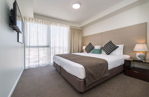 Empire Apartment Hotel - Whitsundays Accommodation 5