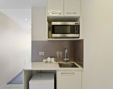 CBD Executive Apartments - Whitsundays Accommodation 5