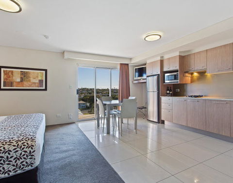 CBD Executive Apartments - Whitsundays Accommodation 8