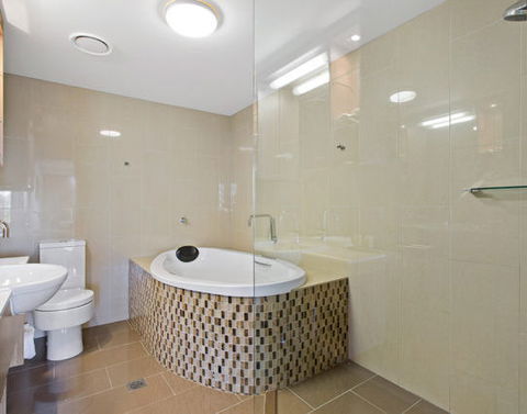 CBD Executive Apartments - Whitsundays Accommodation 9