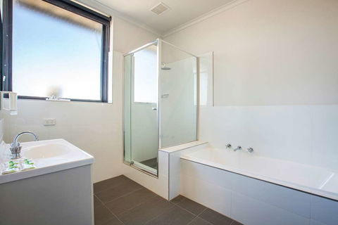 Nightcap At St Albans Hotel - Whitsundays Accommodation 2
