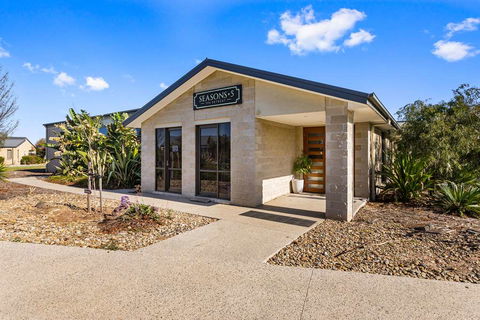 Quality Suites Point Cook Seasons 5 - Whitsundays Accommodation 1