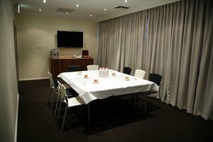 Central Studio Hotel Sydney - Whitsundays Accommodation 3