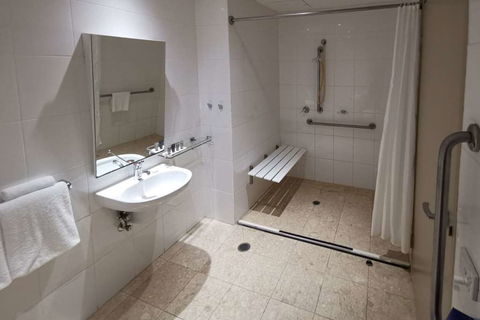 APX Apartments Darling Harbour - Whitsundays Accommodation 6