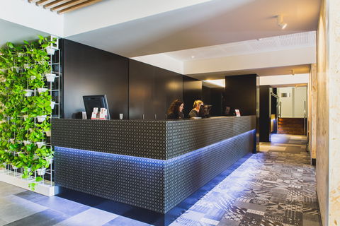 Metro Hotel Perth, South Perth - Whitsundays Accommodation 4