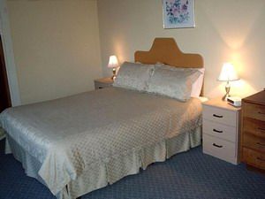 Mountway Holiday Apartments - Whitsundays Accommodation 2