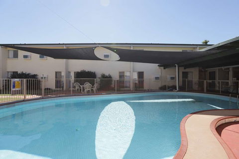 Emerald Central Hotel - Whitsundays Accommodation 9