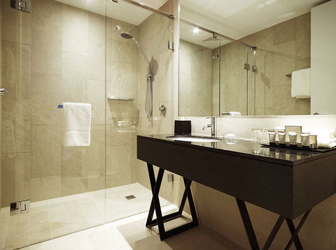 Burbury Hotel - Whitsundays Accommodation 2