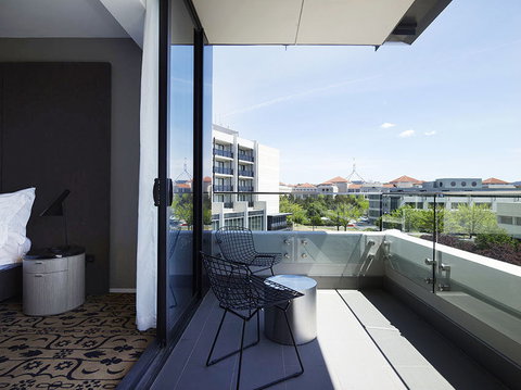 Burbury Hotel - Whitsundays Accommodation 3