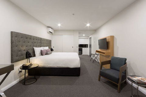 Avenue Hotel Canberra - Whitsundays Accommodation 4