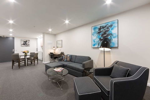 Avenue Hotel Canberra - Whitsundays Accommodation 5