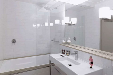 QT Canberra - Whitsundays Accommodation 17
