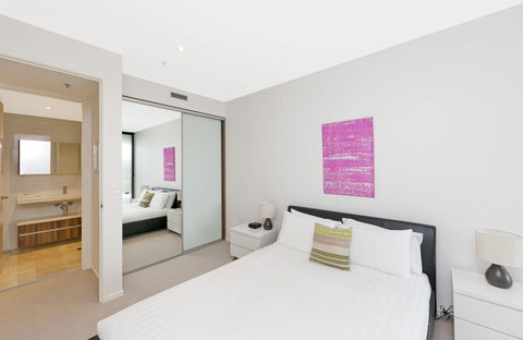 Astra Canberra Manhattan - Whitsundays Accommodation 4