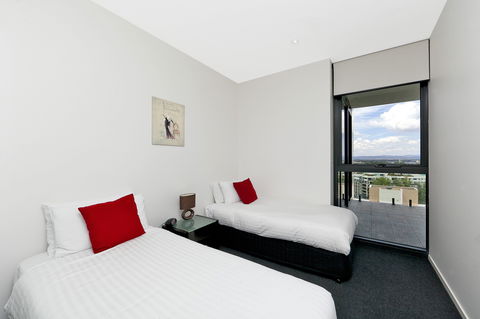 Astra Canberra Manhattan - Whitsundays Accommodation 9