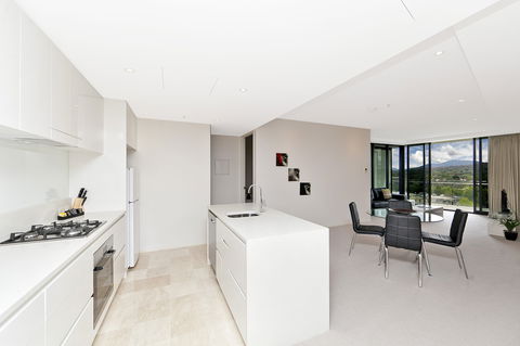 Astra Canberra Manhattan - Whitsundays Accommodation 10
