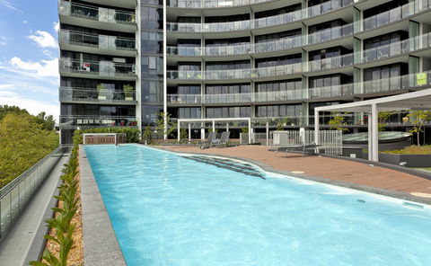Astra Canberra Manhattan - Whitsundays Accommodation 13