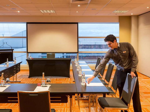 PARKROYAL Melbourne Airport - Whitsundays Accommodation 9