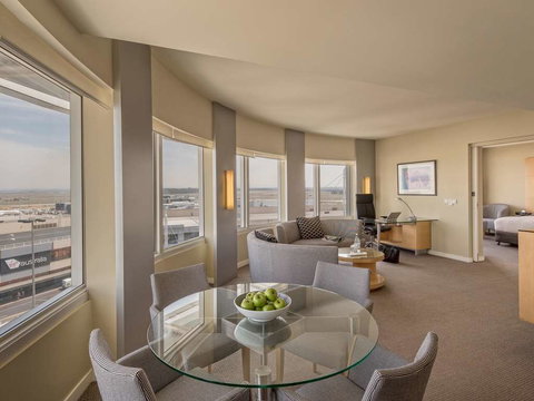 PARKROYAL Melbourne Airport - Whitsundays Accommodation 12