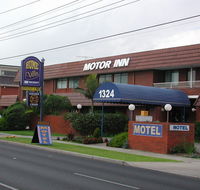 Hume Villa Motor Inn - Whitsundays Accommodation