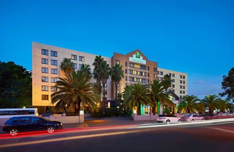 Holiday Inn Parramatta - Whitsundays Accommodation 2