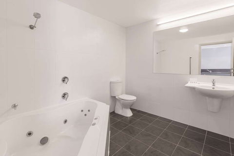 Travelodge Hobart Airport - Whitsundays Accommodation 9