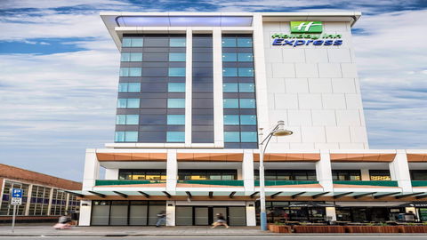 Holiday Inn Express Adelaide City Centre - Whitsundays Accommodation 1