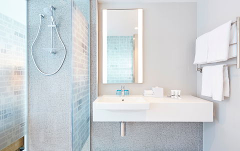 Holiday Inn Express Adelaide City Centre - Whitsundays Accommodation 8