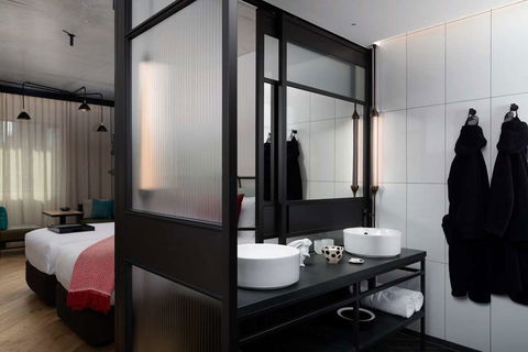 QT Melbourne - Whitsundays Accommodation 6