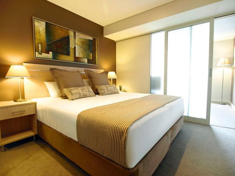 Oaks Embassy - Whitsundays Accommodation 2