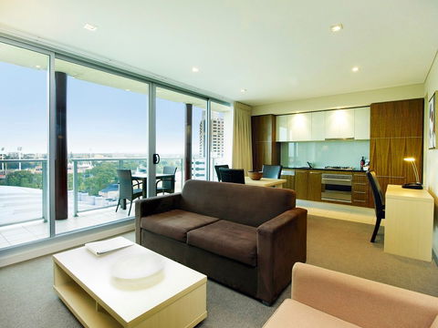 Oaks Embassy - Whitsundays Accommodation 3