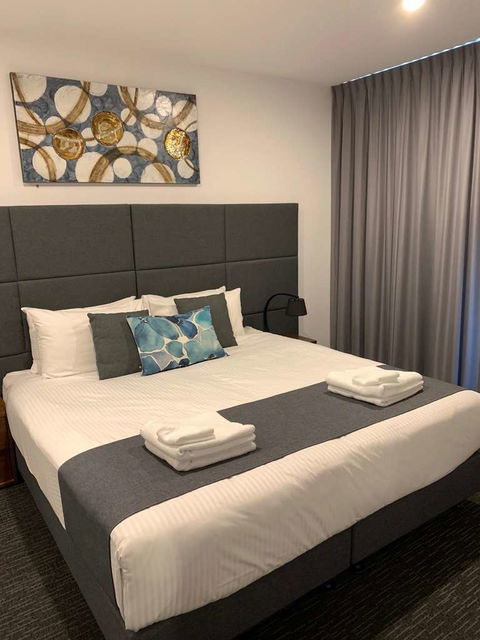 Adelaide Dress Circle Apartments - Whitsundays Accommodation 4