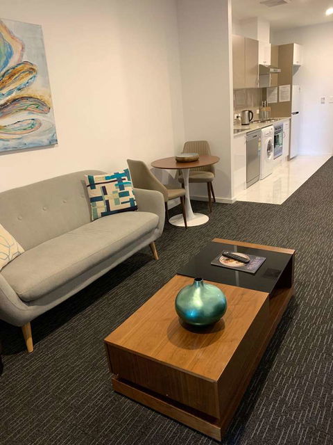Adelaide Dress Circle Apartments - Whitsundays Accommodation 9