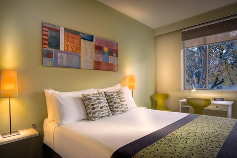 Birches Serviced Apartments - Whitsundays Accommodation 6