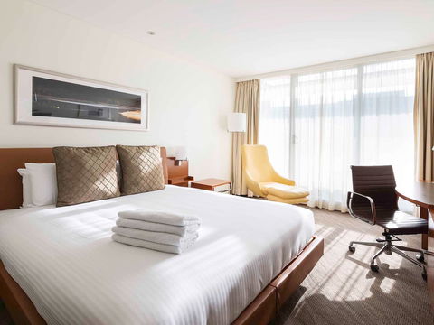 Novotel Canberra - Whitsundays Accommodation 3