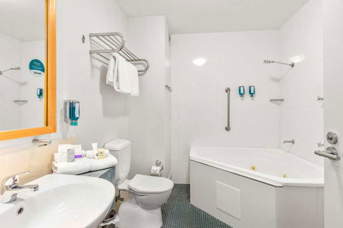 Quality Hotel Dickson - Whitsundays Accommodation 5