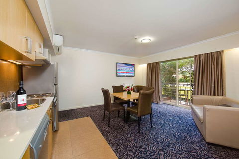 Best Western Plus Hovell Tree Inn - Whitsundays Accommodation 2