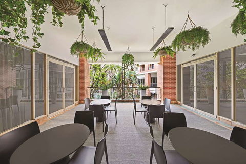Adina Apartment Hotel Sydney Surry Hills - Whitsundays Accommodation 13