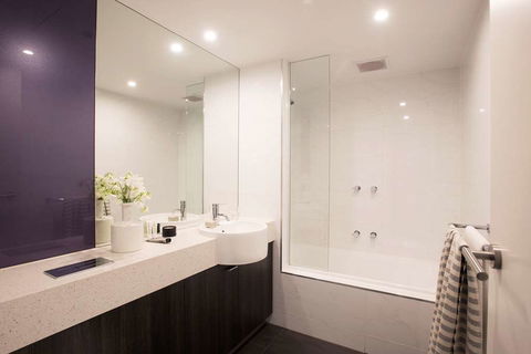 Tyrian Serviced Apartments - Whitsundays Accommodation 3