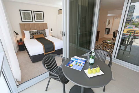 Alex Perry Hotel And Apartments - Whitsundays Accommodation 2
