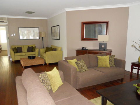BeachView Apartments At Villa Paradiso - Whitsundays Accommodation 2
