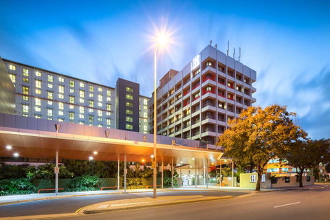 H on Smith Hotel - Whitsundays Accommodation 0