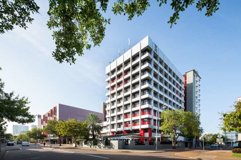 H on Smith Hotel - Whitsundays Accommodation 1