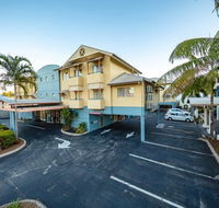 Cairns Queenscourt - Whitsundays Accommodation
