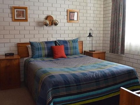 Kingswood Motel - Whitsundays Accommodation 0