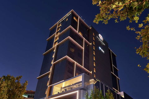 DoubleTree By Hilton Perth Northbridge - Whitsundays Accommodation 0